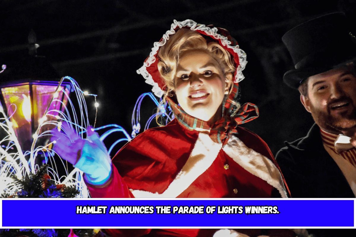 Hamlet announces the Parade of Lights winners.